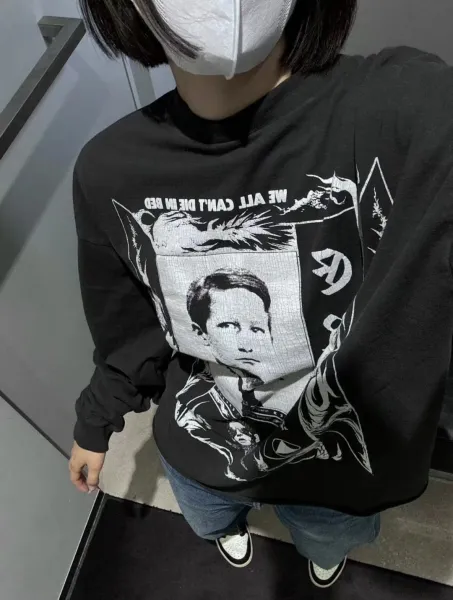 Design e.r.d Proper Homemaking Long Sleeve T-Shirt Black T-Shirts - 31