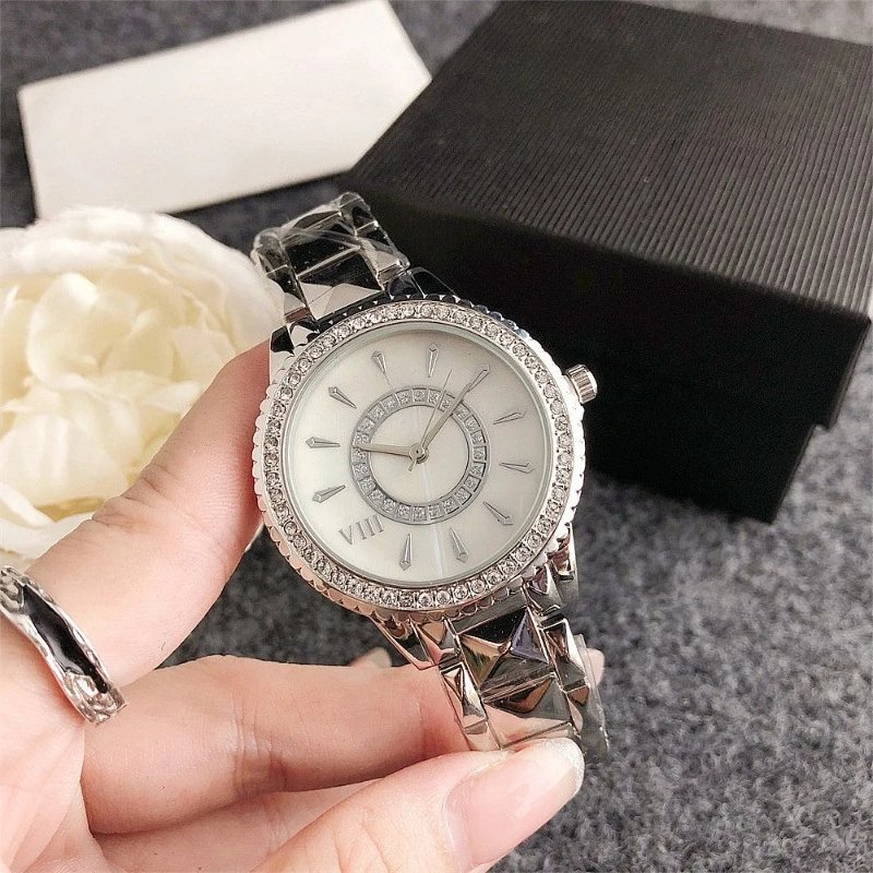 Design Luxury Crystal-Embellished White Dial Gold-Tone Watch Watches - 6