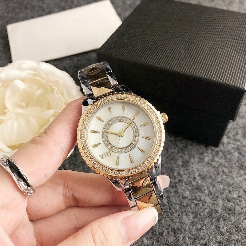 Design Luxury Crystal-Embellished White Dial Gold-Tone Watch Watches - 3