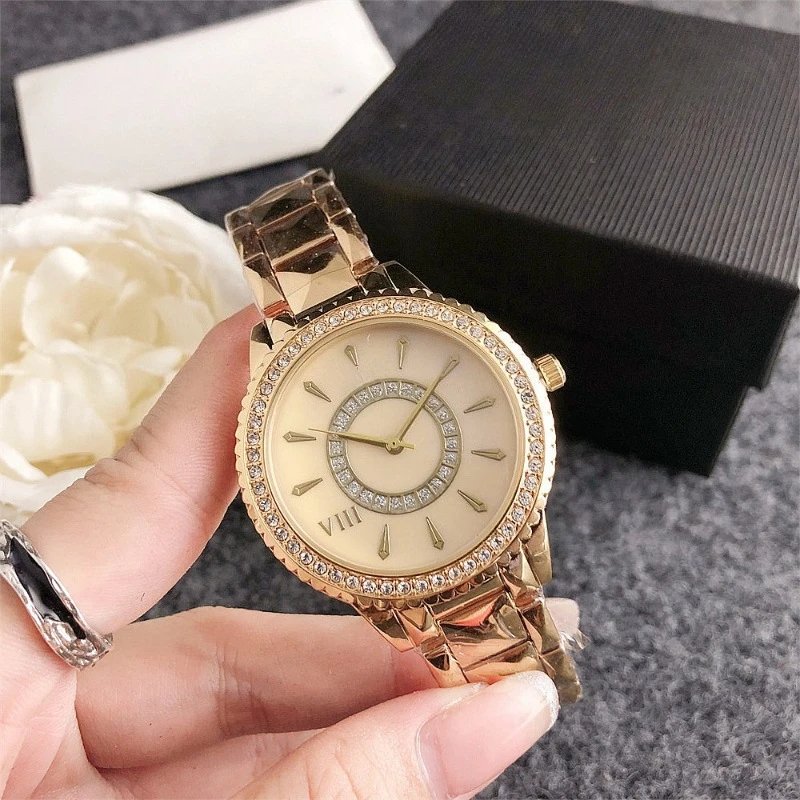 Design Luxury Crystal-Embellished White Dial Gold-Tone Watch Watches - 7
