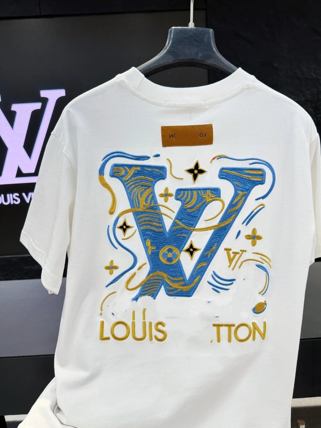 Louis Vuitton Embroidered Monogram V T-Shirt White - 15