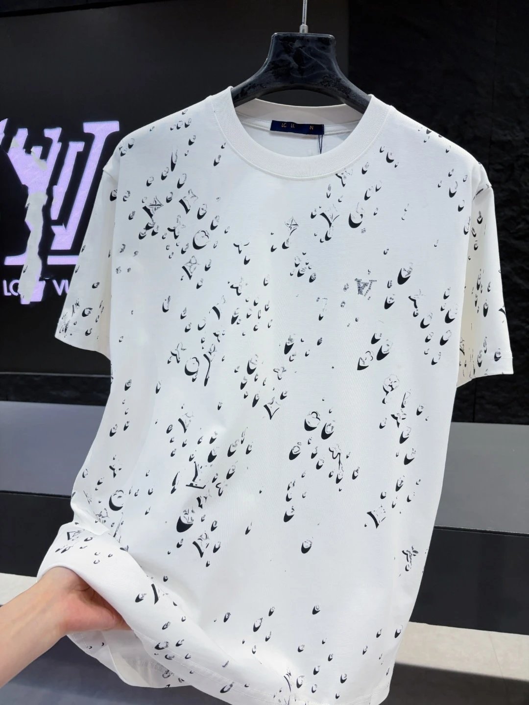 Louis Vuitton Embroidered Monogram V T-Shirt White - 17