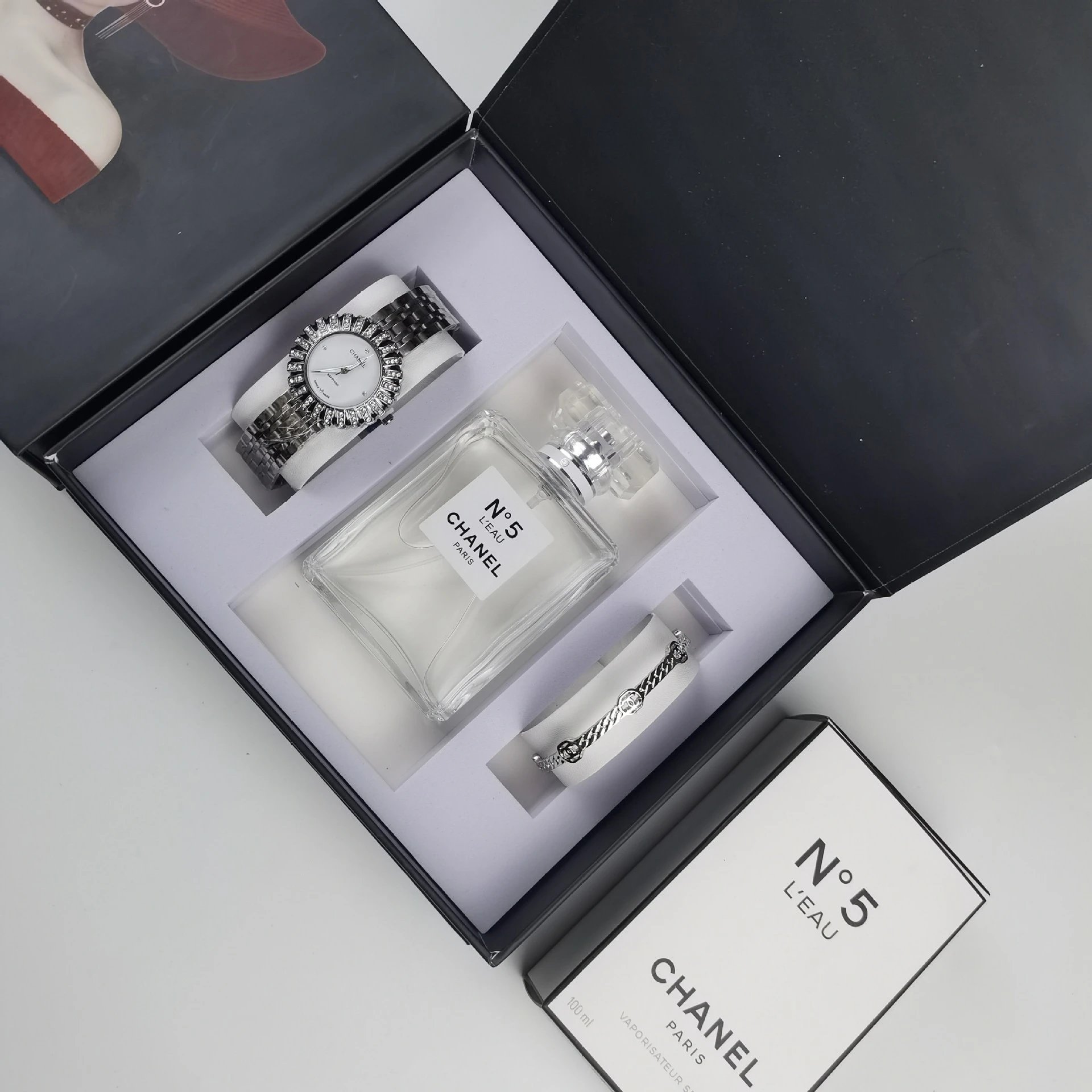 Chanel N°5 L'Eau Perfume Set with Silver-Tone Watch and Bracelet - 2