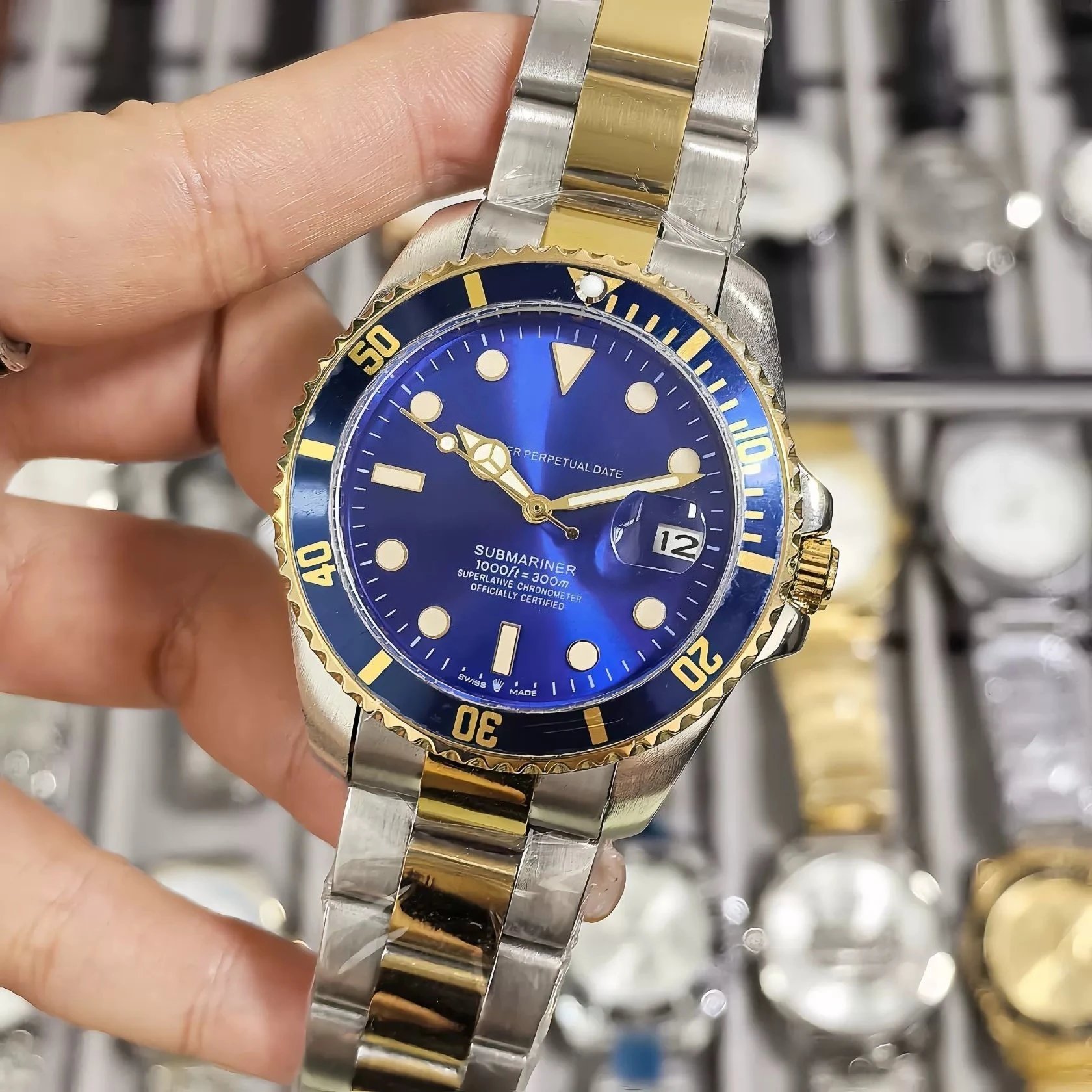 Rolex Submariner Gold Dial Black Bezel Mechanical Watch Watches - 8