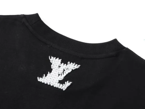 Design Distressed Graphic Print Black T-Shirt Tops.t Shirts - 7