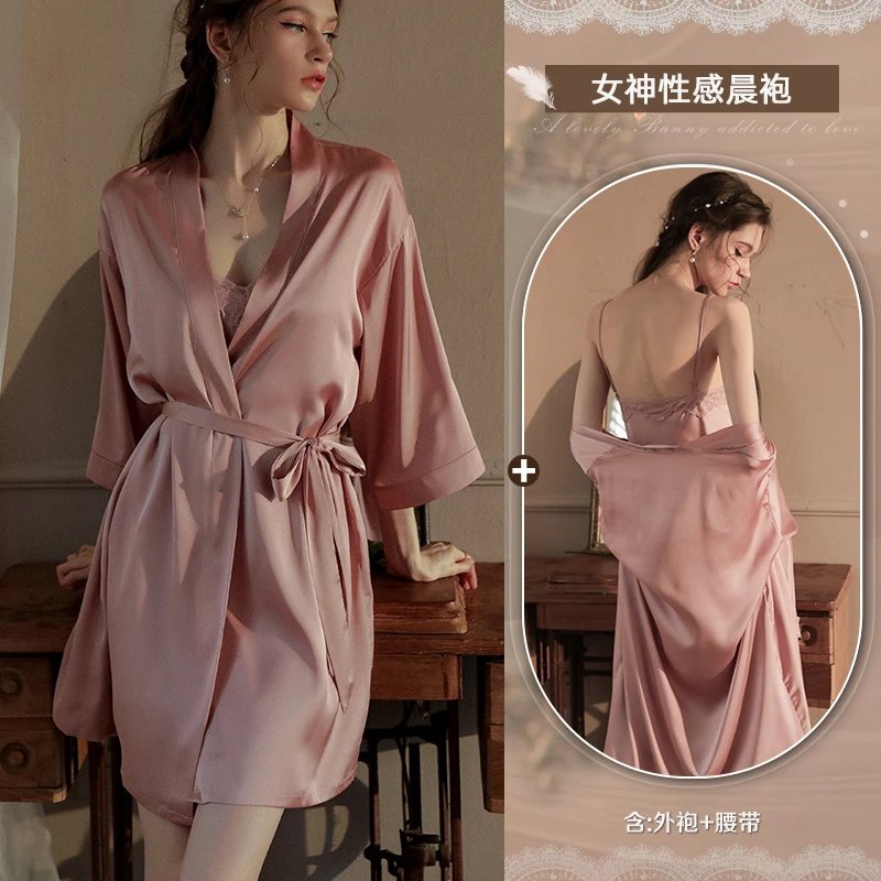 藕粉外袍