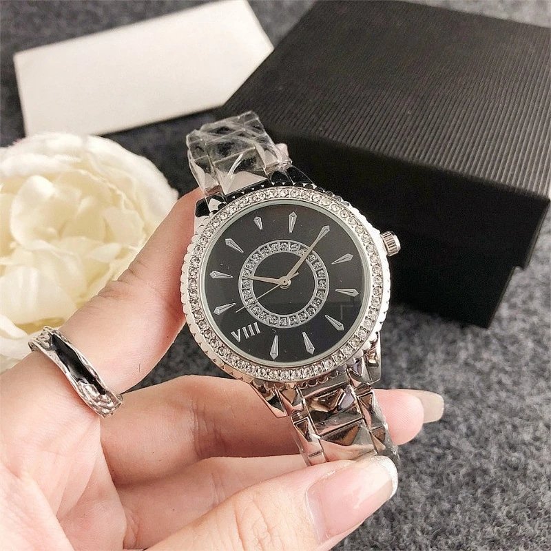 Design Luxury Crystal-Embellished White Dial Gold-Tone Watch Watches - 4