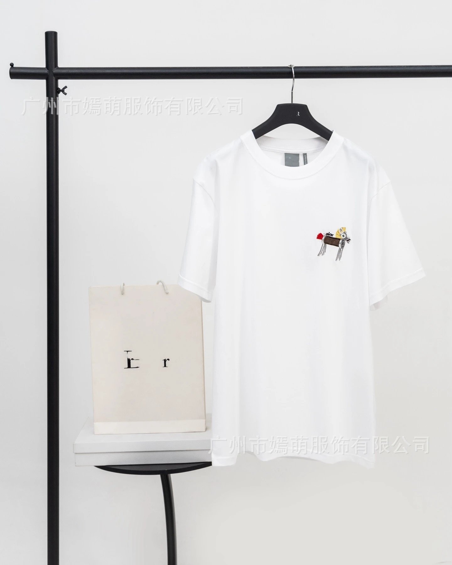 Design Embroidered Animal Motif White T-Shirt - 1