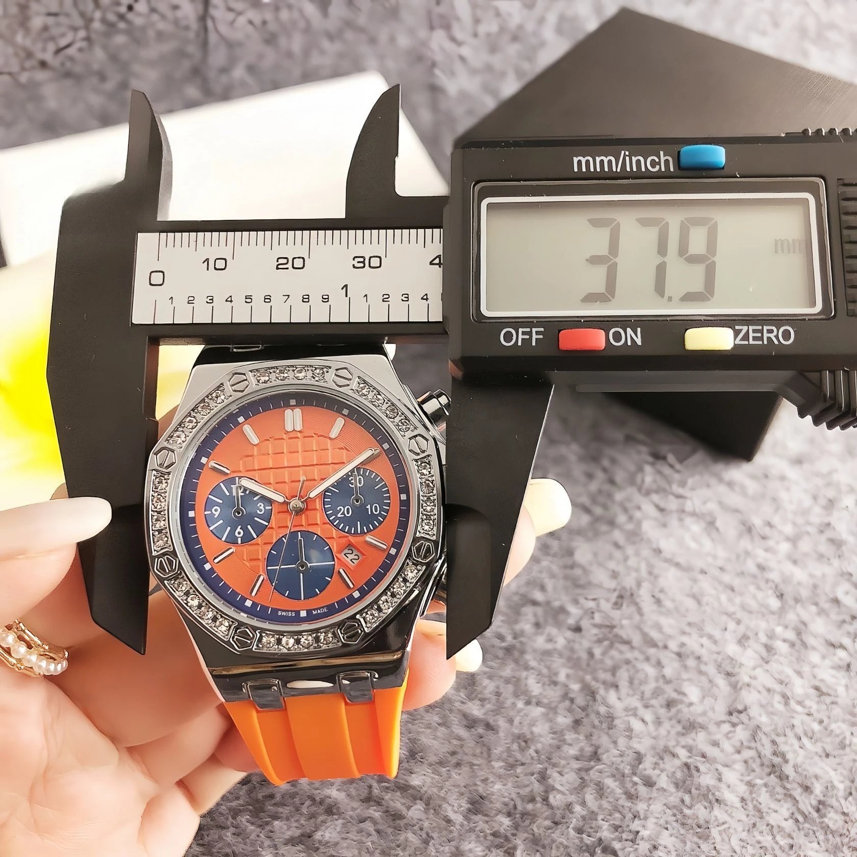 Design Chronograph Watch Rose Gold White Silicone Strap Watches - 20