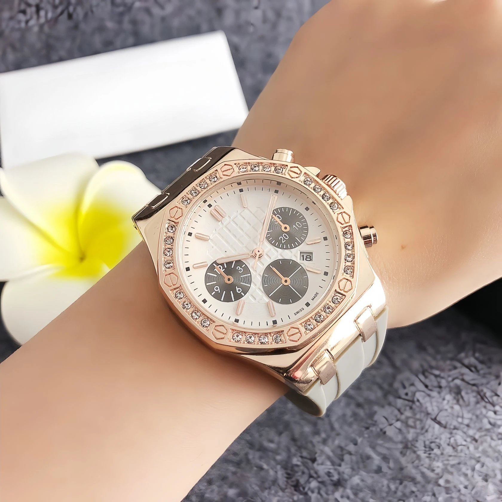 Design Chronograph Watch Rose Gold White Silicone Strap Watches - 7