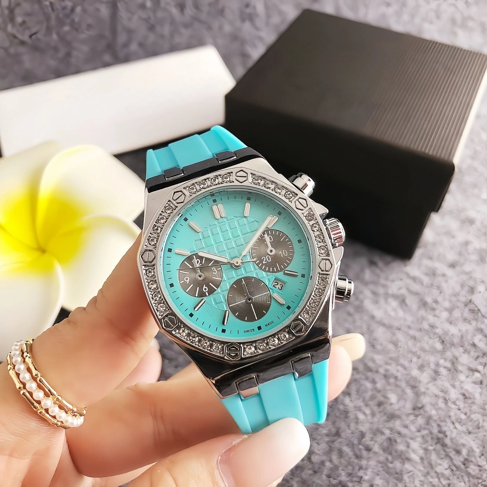 Design Chronograph Watch Rose Gold White Silicone Strap Watches - 14