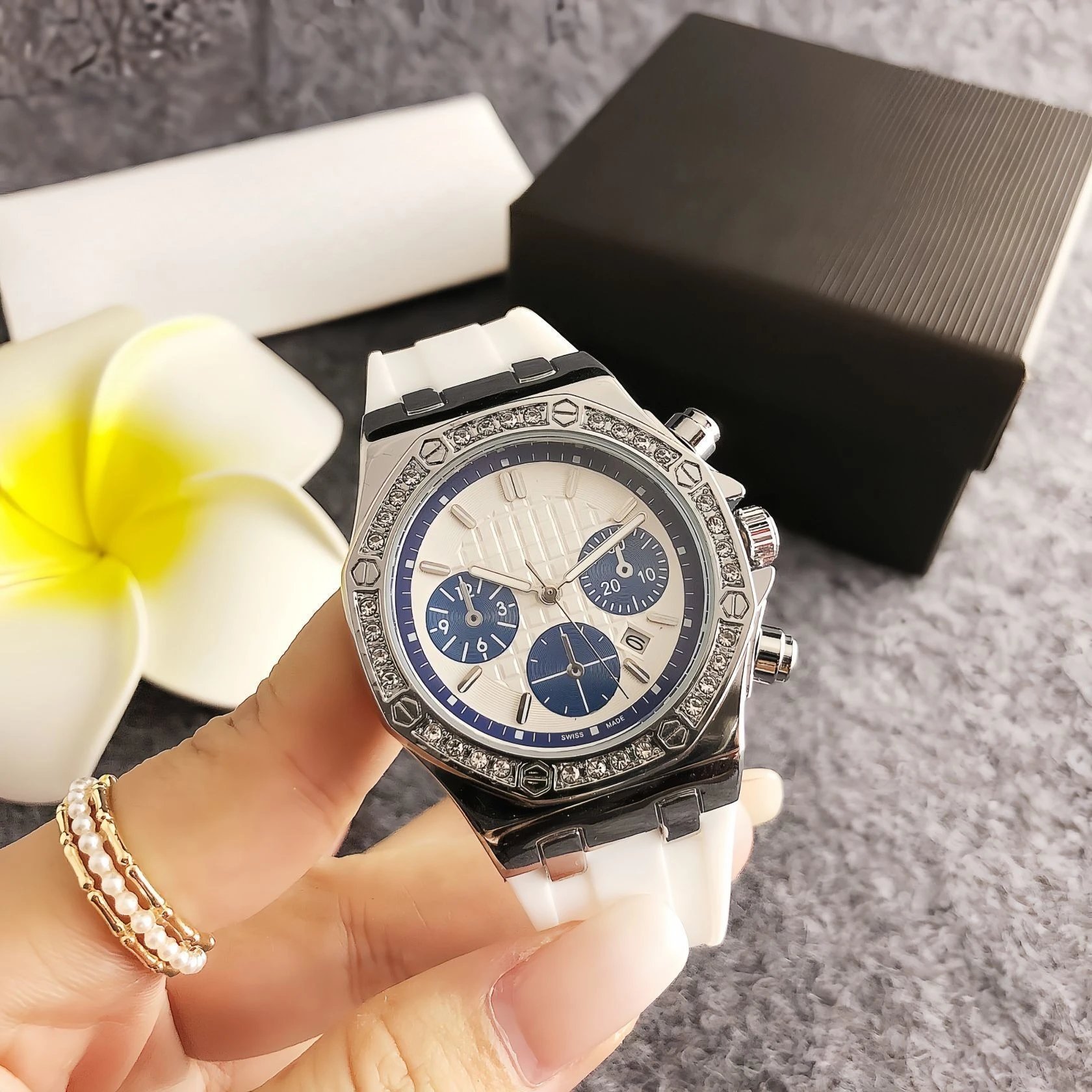 Design Chronograph Watch Rose Gold White Silicone Strap Watches - 16