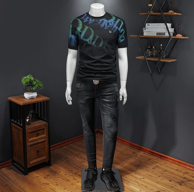 Design Graphic Print Crocodile Texture Black T-Shirt - 2