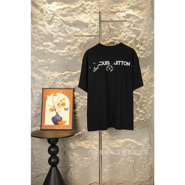 Design Louis Jitton Graphic Print Black T-Shirt - 1