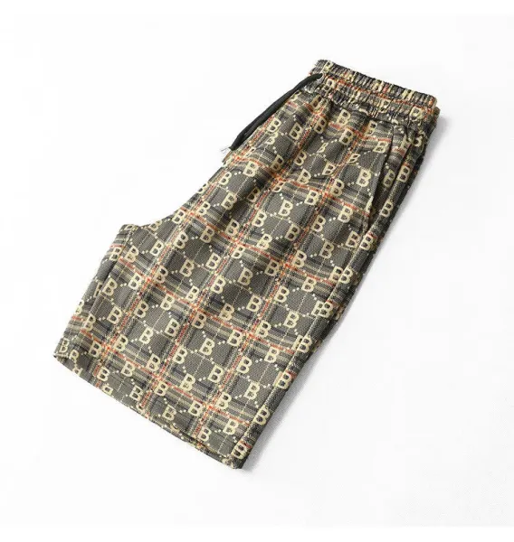 Balenciaga Logo-Print Checkered Shorts Multicolor - 10