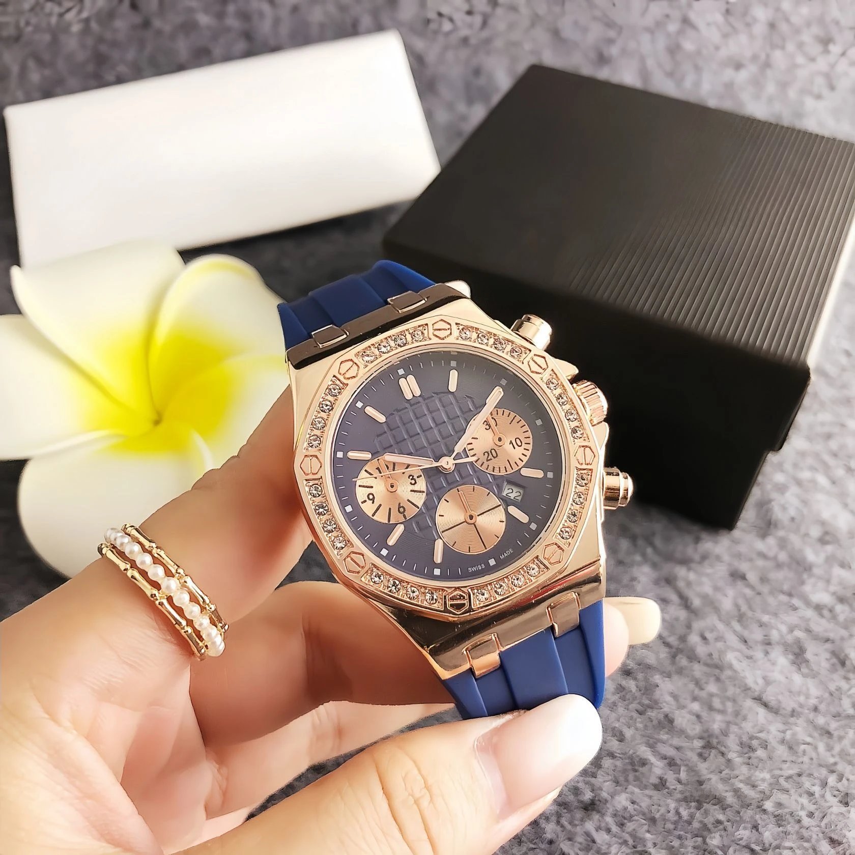 Design Chronograph Watch Rose Gold White Silicone Strap Watches - 4