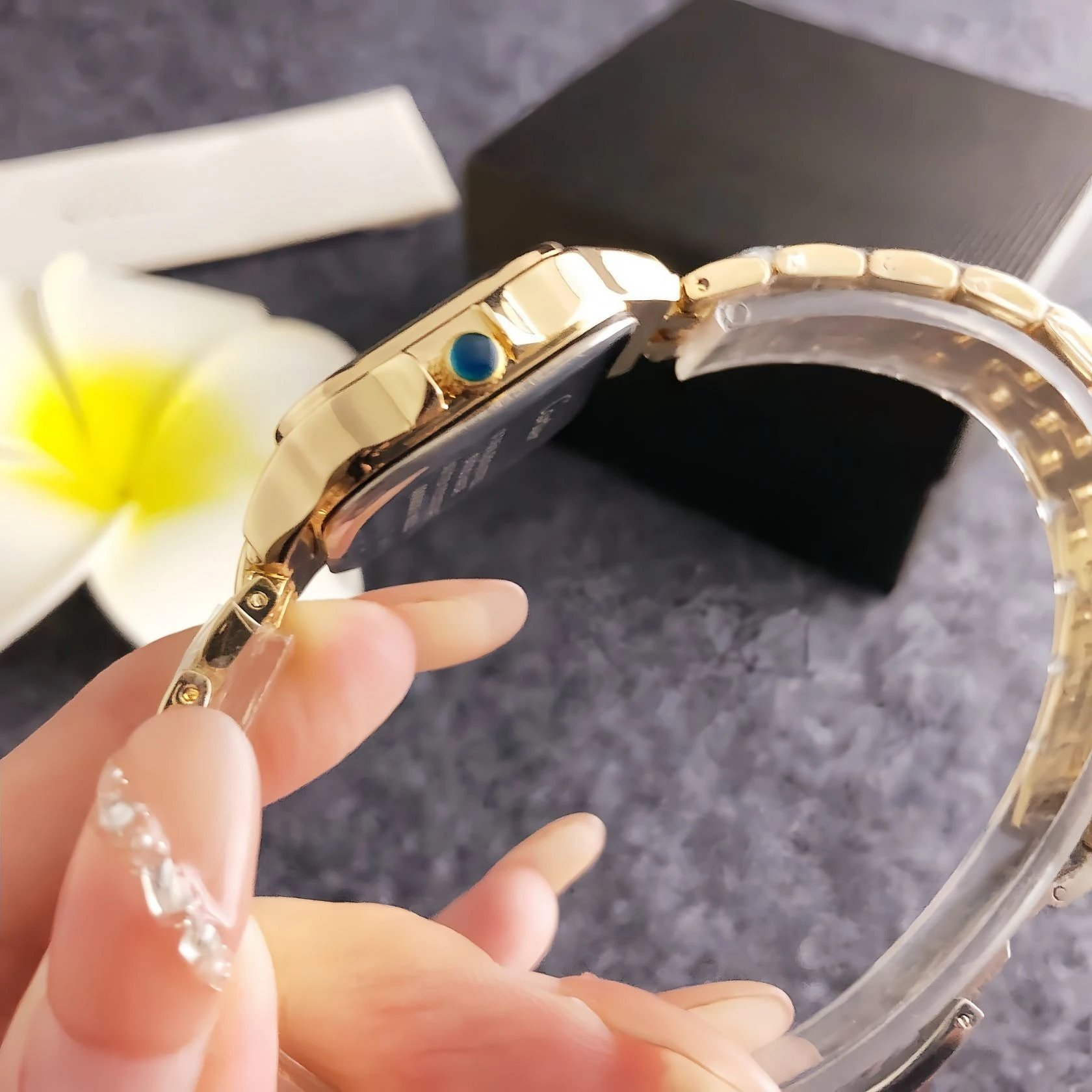 Design Square Dial Crystal-Embellished Gold Watch Watches - 13