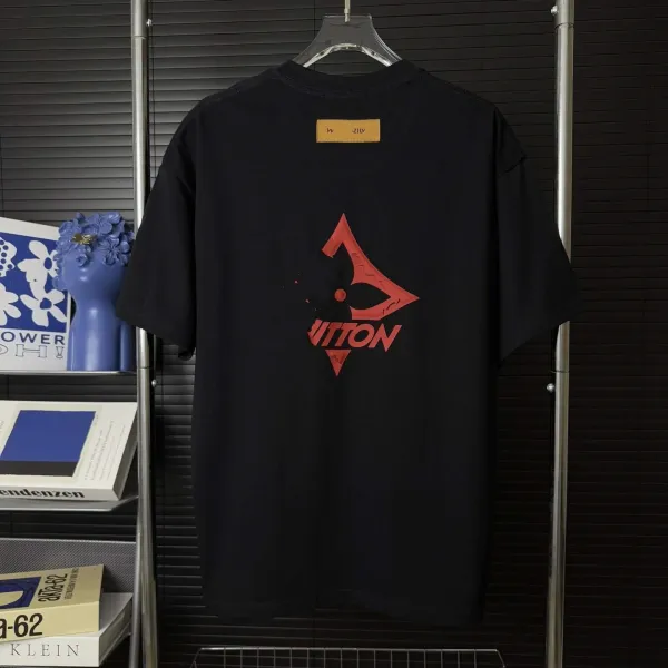 Design VITTON Graphic Print Black T-Shirt Tops.t Shirts - 1
