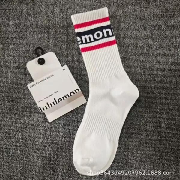Lululemon Daily Essential Socks White Crew - 9