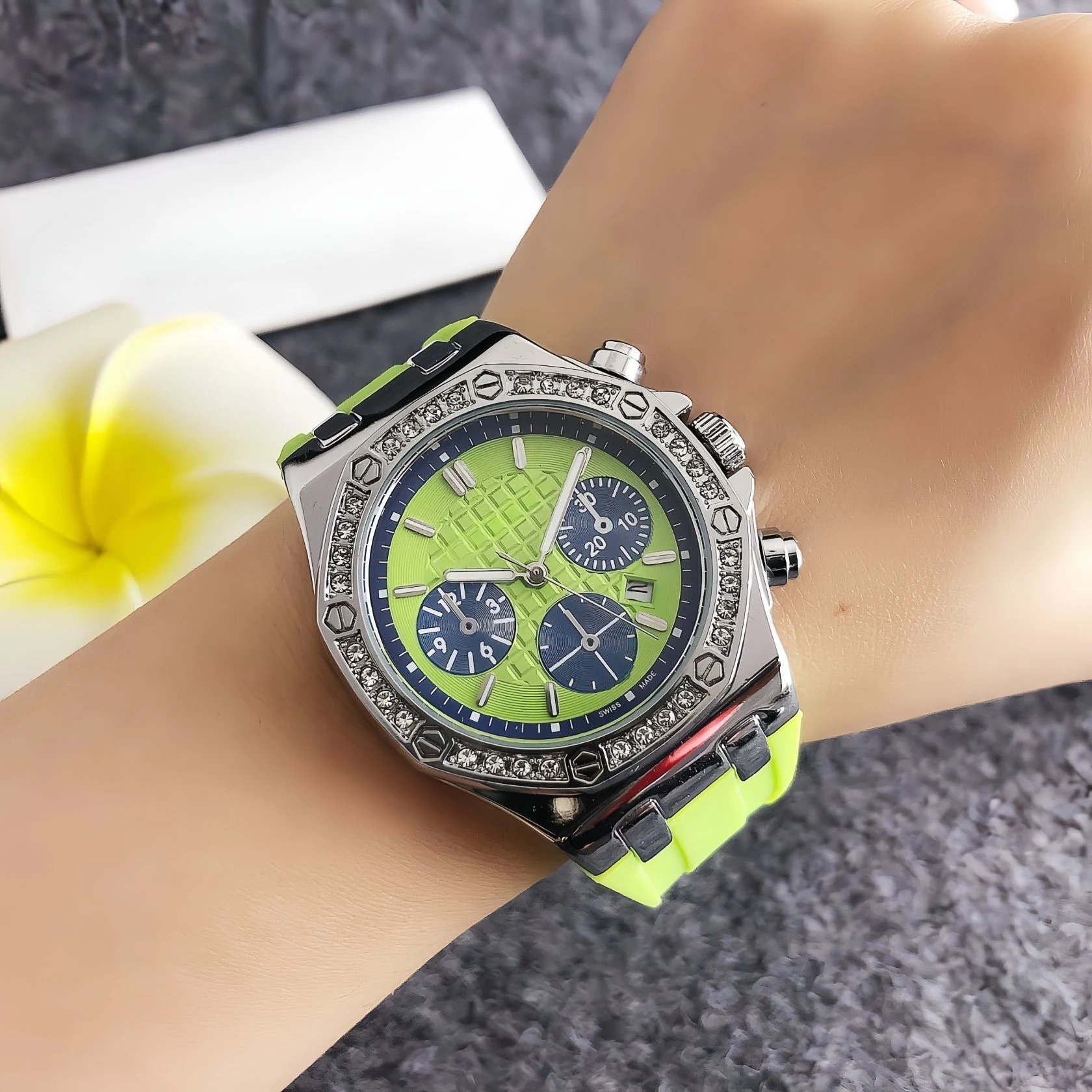 Design Chronograph Watch Rose Gold White Silicone Strap Watches - 17