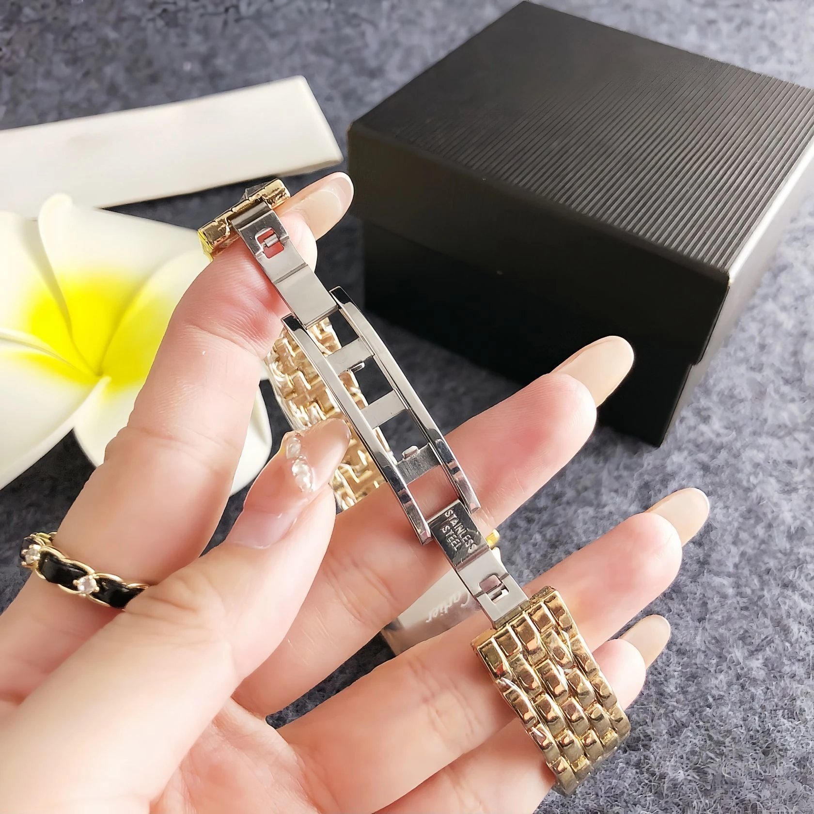 Design Square Dial Crystal-Embellished Gold Watch Watches - 10