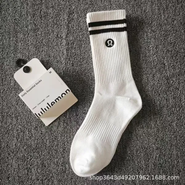 Lululemon Daily Essential Socks Black Crew - 5