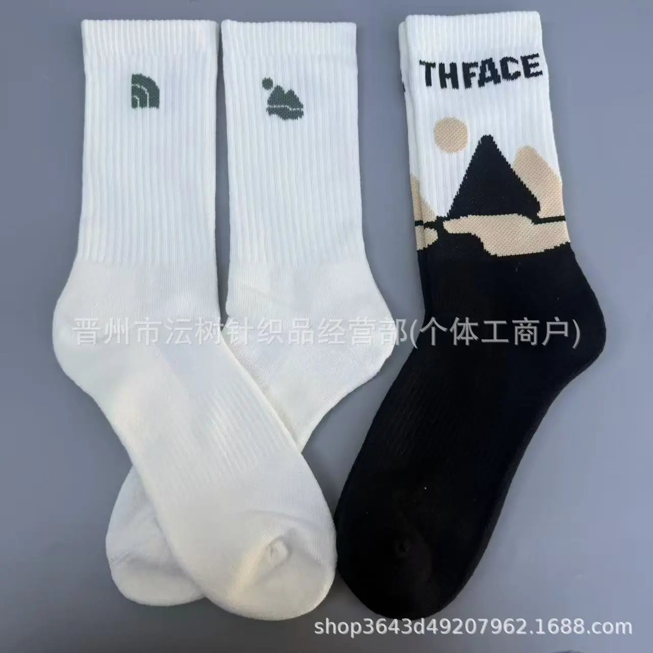 The North Face Igloo Print Crew Socks White and Black - 6