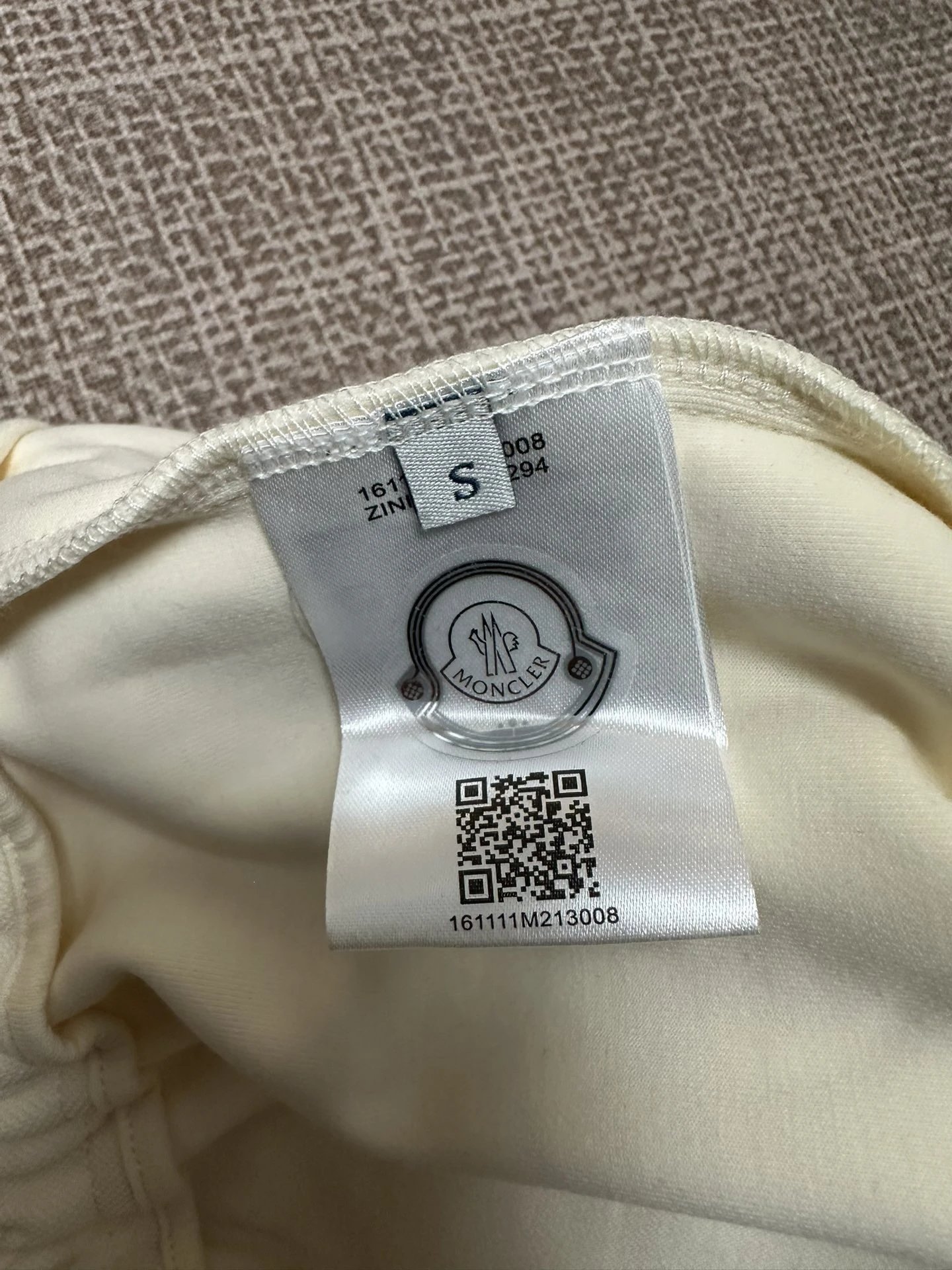 Moncler Logo Stripe Shorts Beige - 11