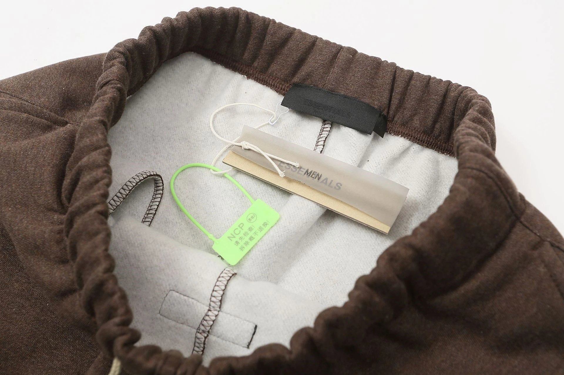 Fear of God Essentials Sweatpants Coral - 37