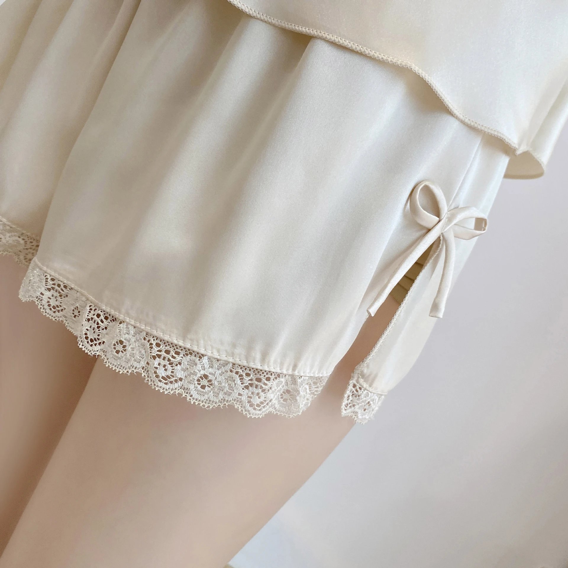 Design Silk-Like Lace Trim Camisole and Shorts Set Light Gray Sleepwear - 7
