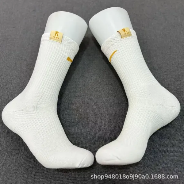 Design ORDA Michael White Crew Socks with Yellow Detail Socks - 15