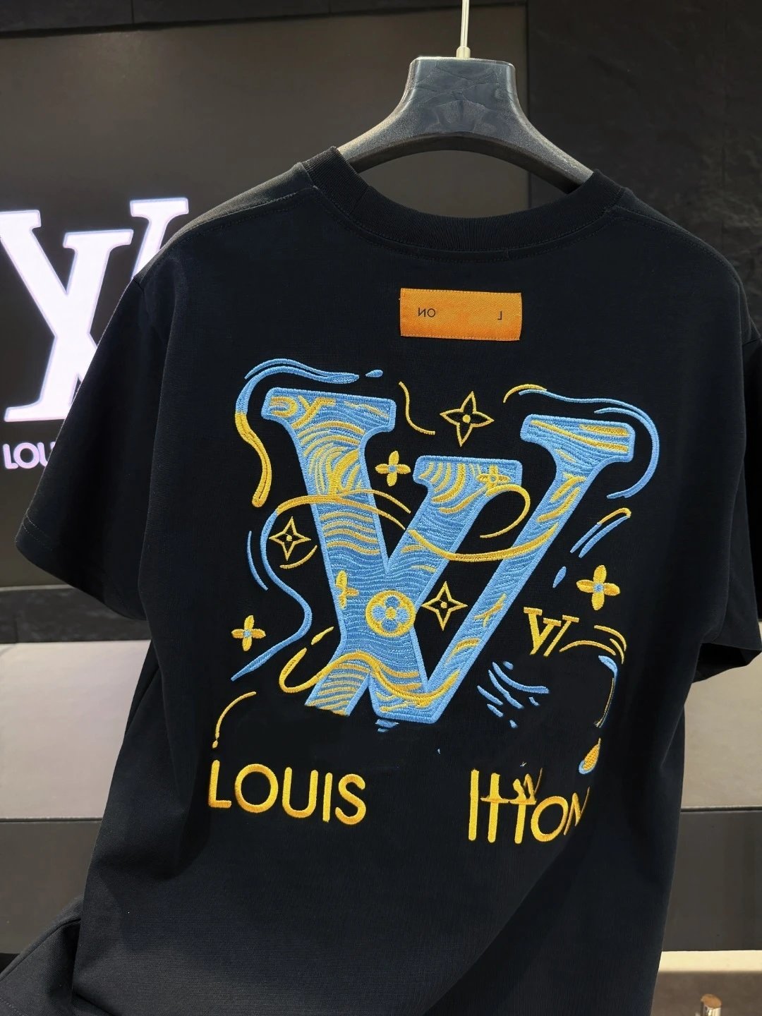 Louis Vuitton Embroidered Monogram V T-Shirt White - 16