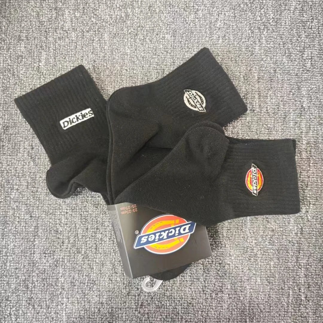 Dickies Logo Embroidered Crew Socks Black