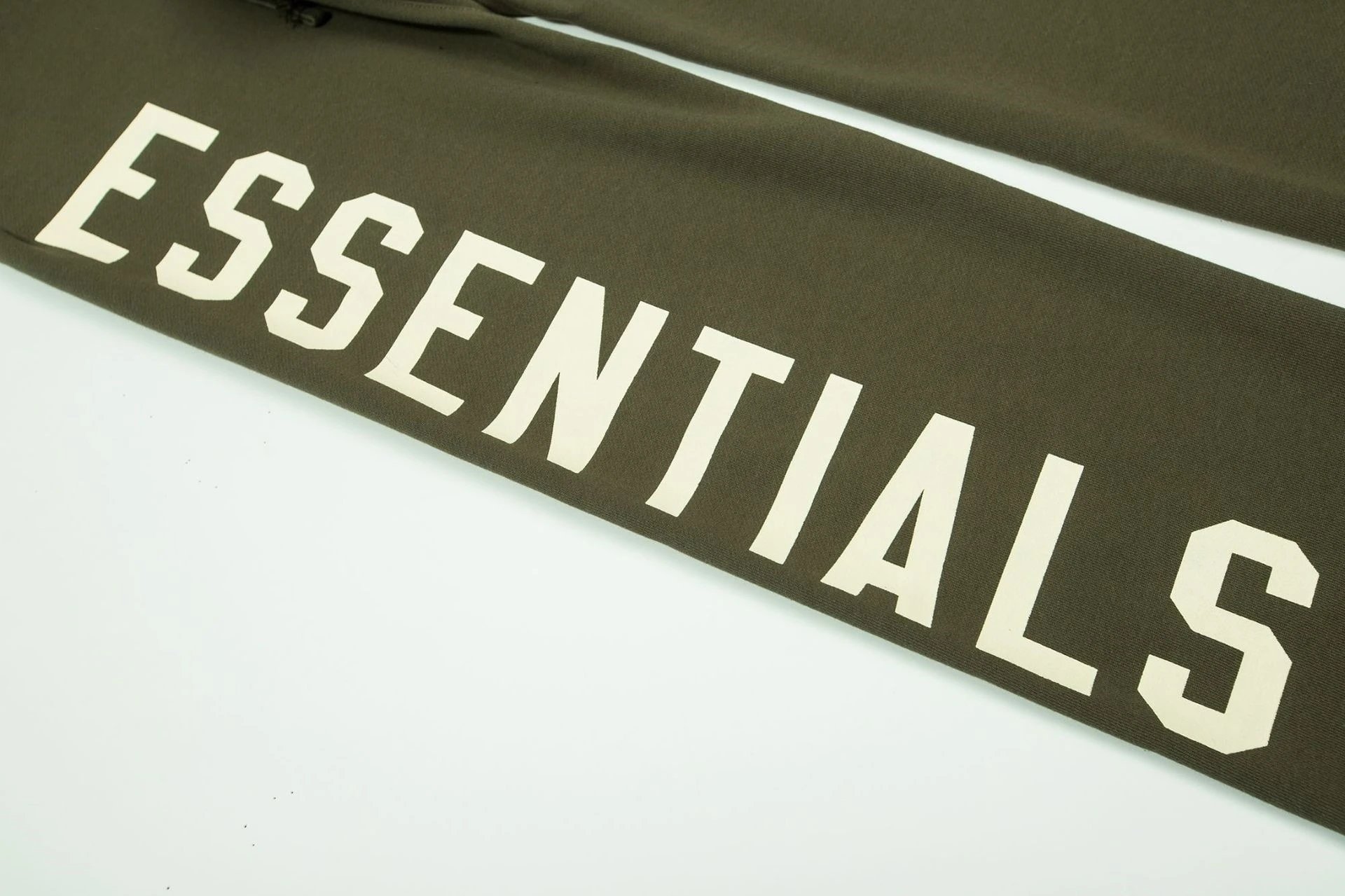 Fear of God Essentials Sweatpants Coral - 45
