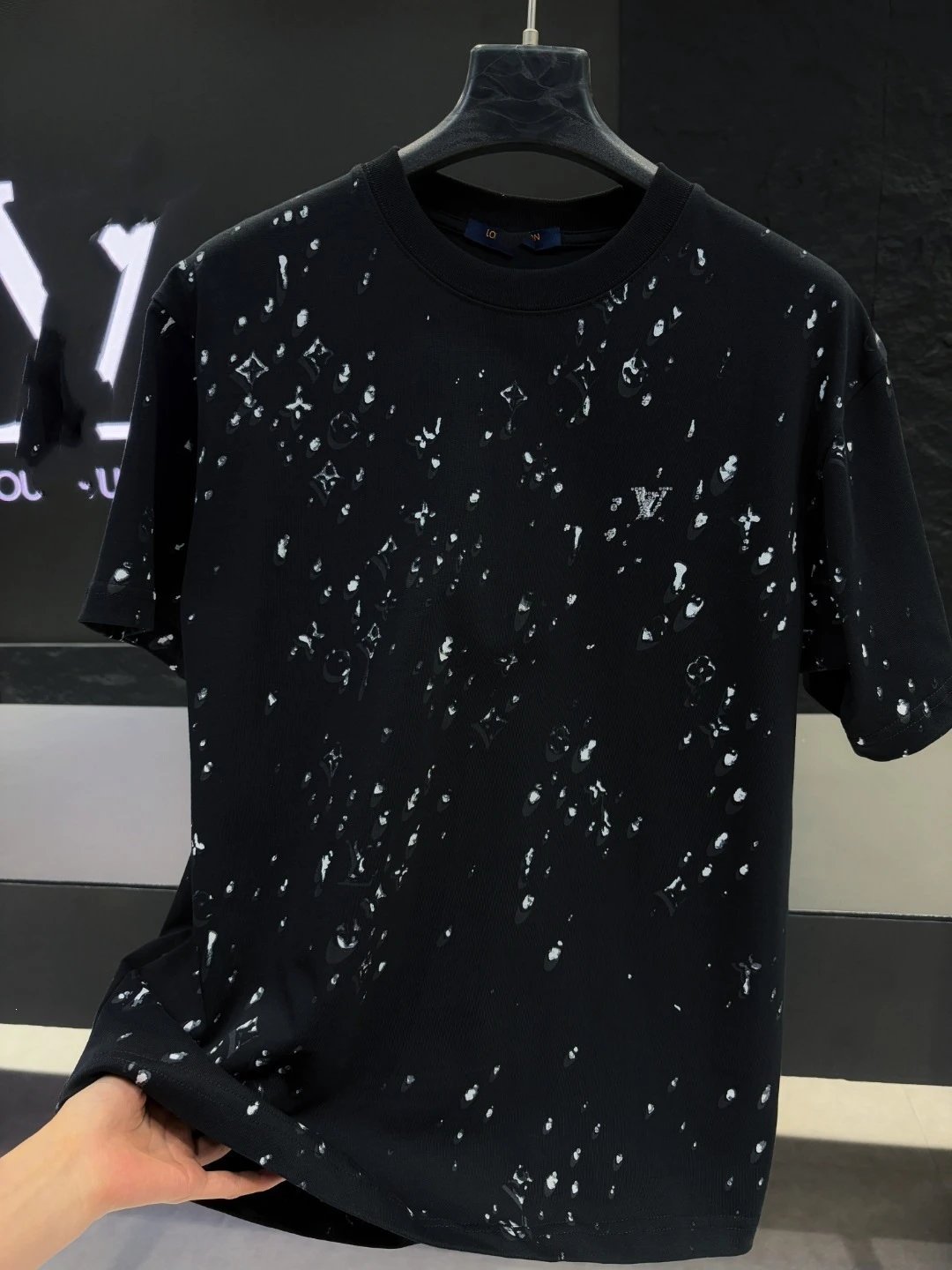 Louis Vuitton Embroidered Monogram V T-Shirt White - 18