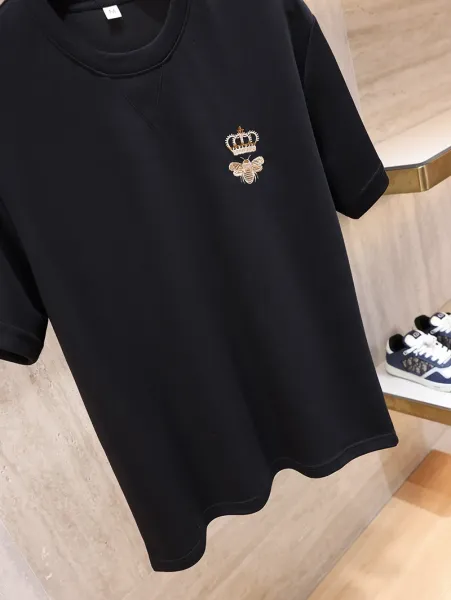 Design Crown Bee Embroidered Black T-Shirt - 24
