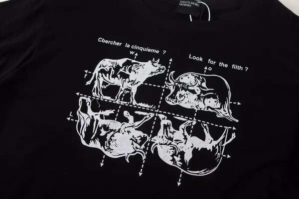 Design Exposed Christina Graphic Print Black T-Shirt - 43