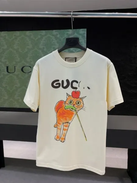 Gucci x Sanrio Hello Kitty Banana Print Cream T-Shirt - 4