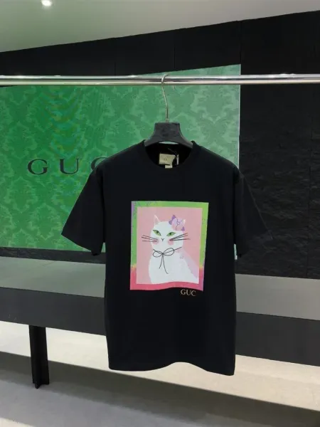 Gucci x Sanrio Hello Kitty Banana Print Cream T-Shirt - 17