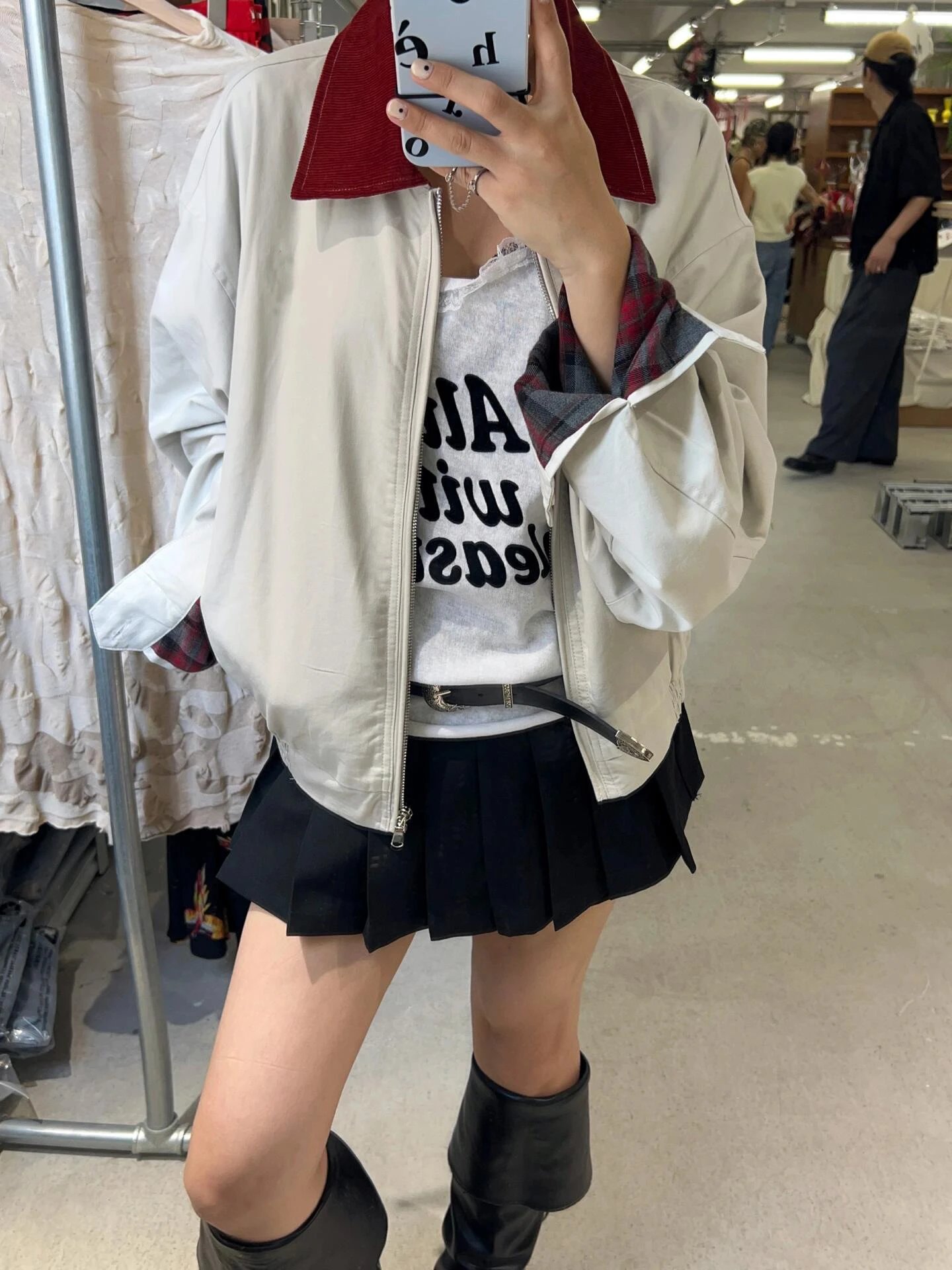 Design Oversized Collar-Contrast Jacket Beige with Red Plaid Trim Outerwear - 10