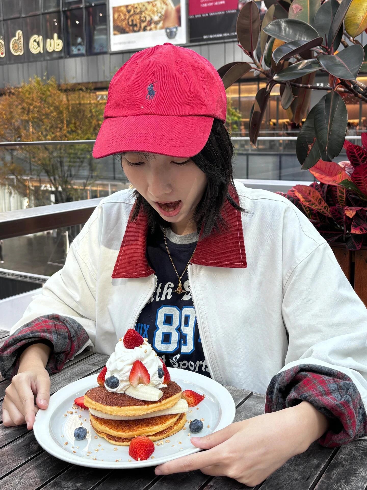 Design Oversized Collar-Contrast Jacket Beige with Red Plaid Trim Outerwear - 7