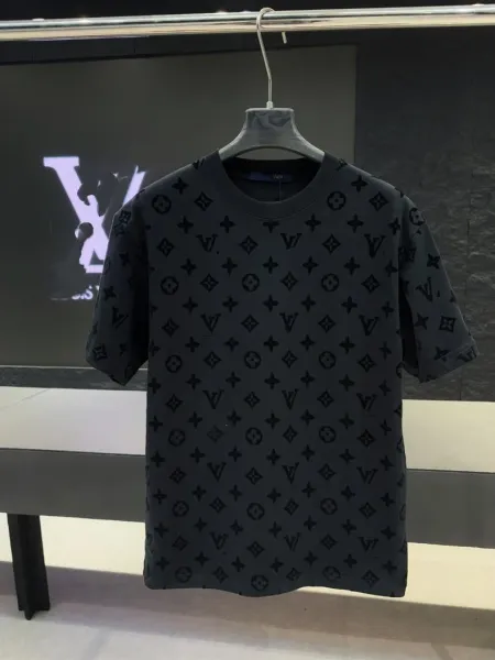 Louis Vuitton LV Logo Embellished Black T-Shirt - 7