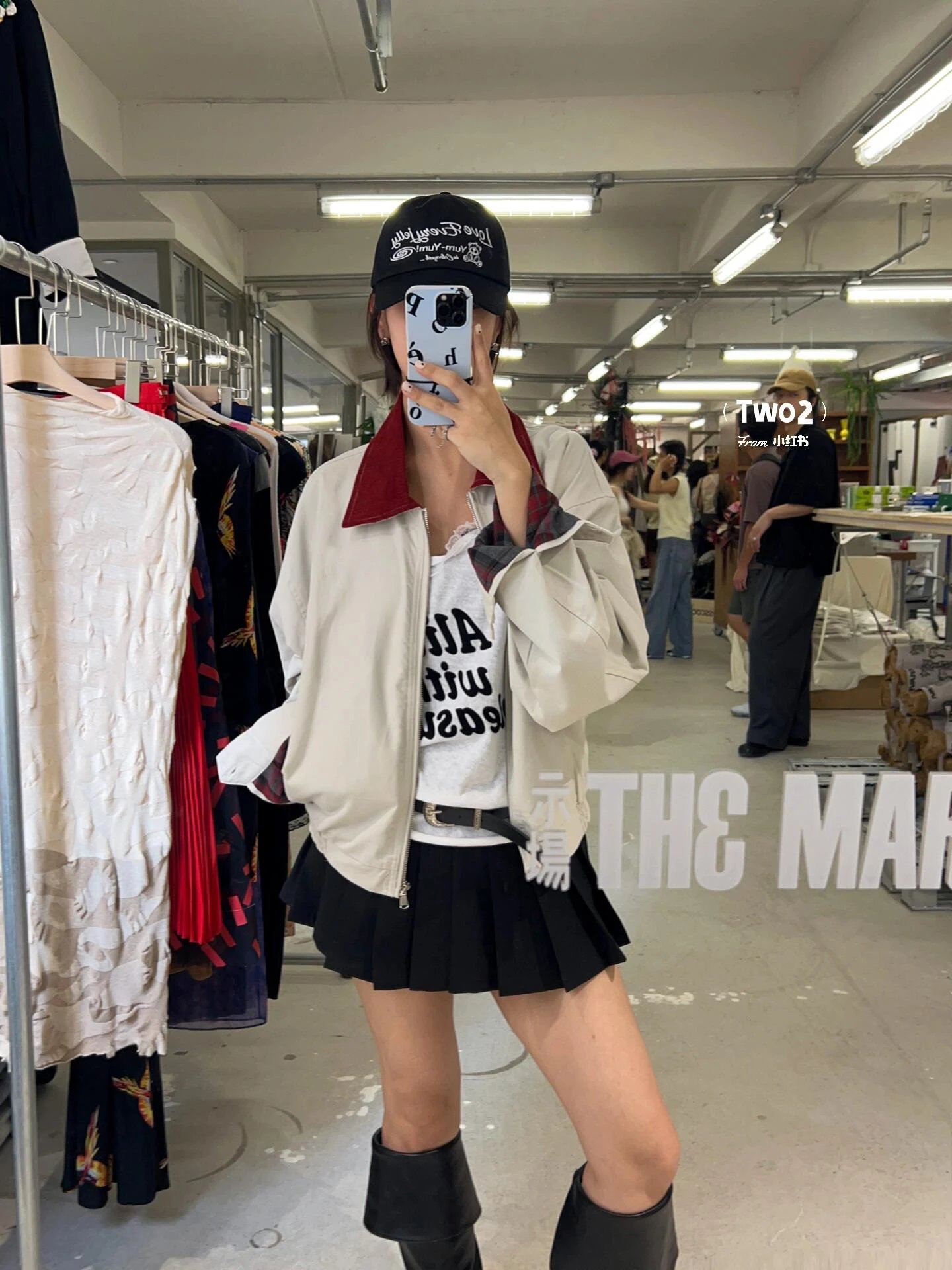Design Oversized Collar-Contrast Jacket Beige with Red Plaid Trim Outerwear - 3