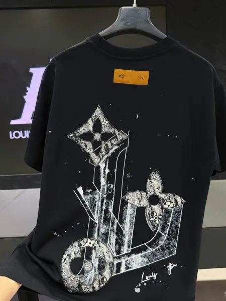 Louis Vuitton LV Logo Embellished Black T-Shirt - 22