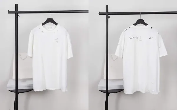 Design Christi Cout Distressed Logo Print White T-Shirt T-Shirts - 1