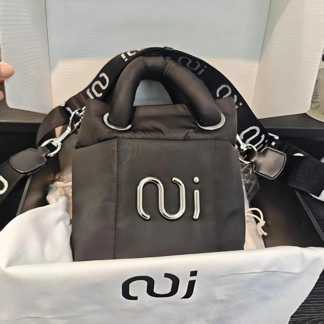 INU IKII Logo Mini Handbag Black