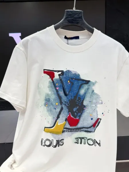 Louis Vuitton LV Logo Embellished Black T-Shirt - 21