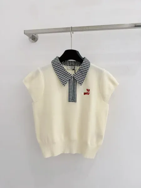 Design Knit Polo Top with Gingham Collar in Cream - 1