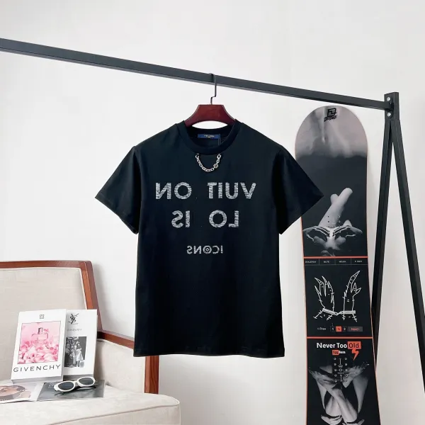 Design 'No Vuit Lo Is Icons' Black Graphic T-Shirt - 4