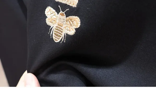 Design Crown Bee Embroidered Black T-Shirt - 6